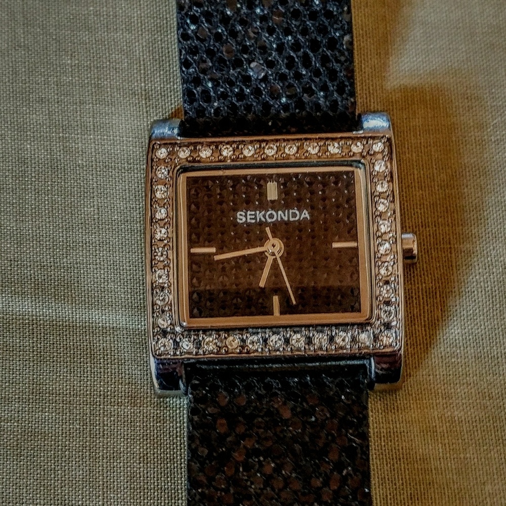 Sekonda women's watch, sparkly band, crystals